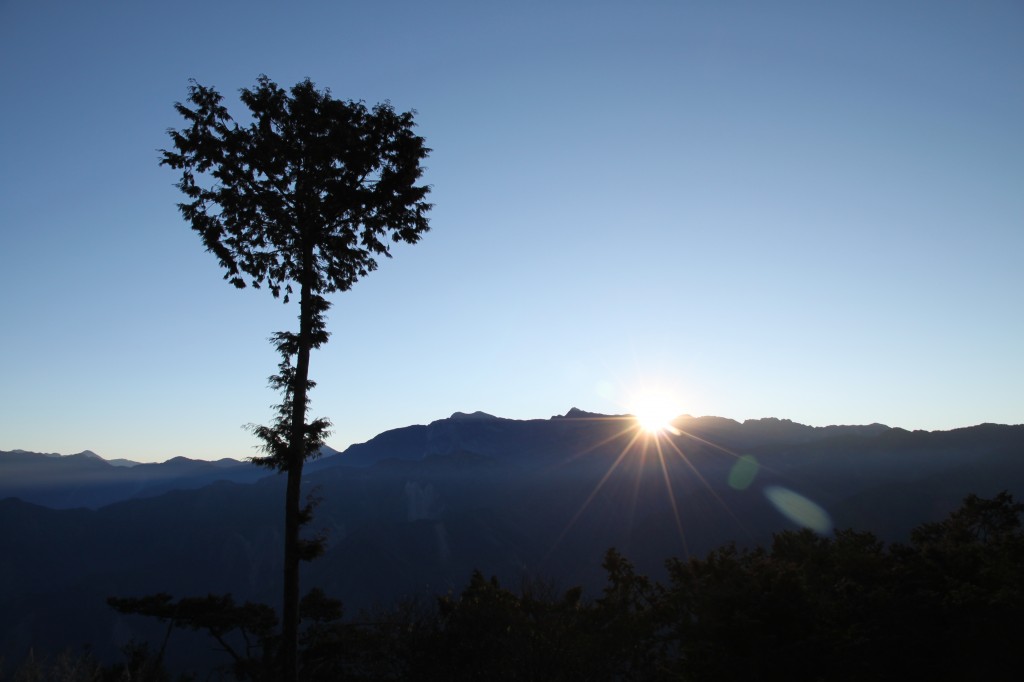 The sun rising at Alishan