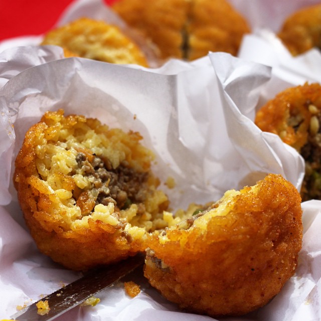 I spent this morning eating my way around Palermo with @streatpalermo. These arancine, a fried rice ball with saffron, ground beef, and veggies (and kind of a distant cousin of my beloved suppli), were my favorites!